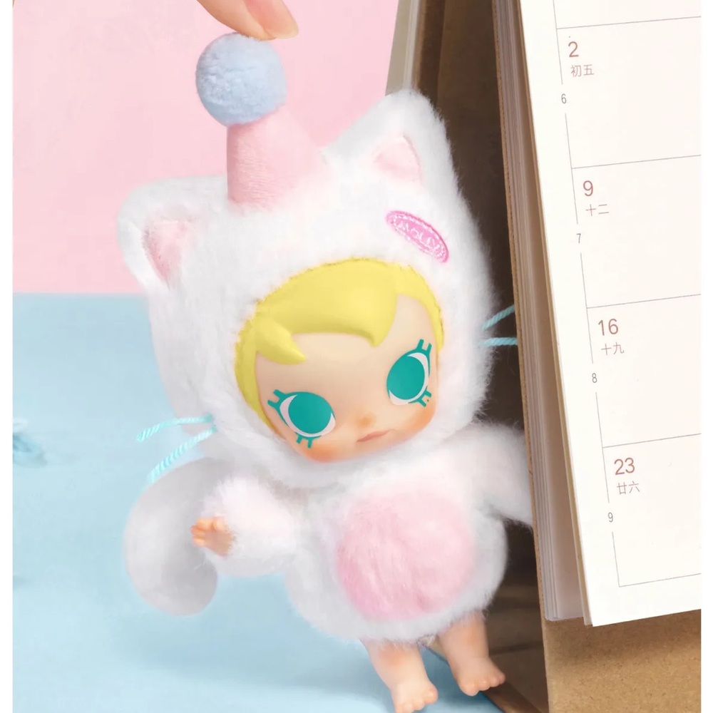 Pop Mart Baby Molly Pocket Friends white kitty "Pet My Head”